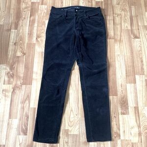 Ann Taylor women’s size 8, curvy/skinny corduroys